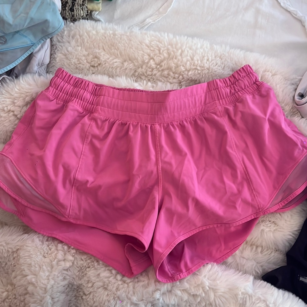 Hot pink lululemon hotty hot shorts